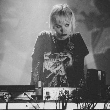 alice glass bad dj set photo drunk