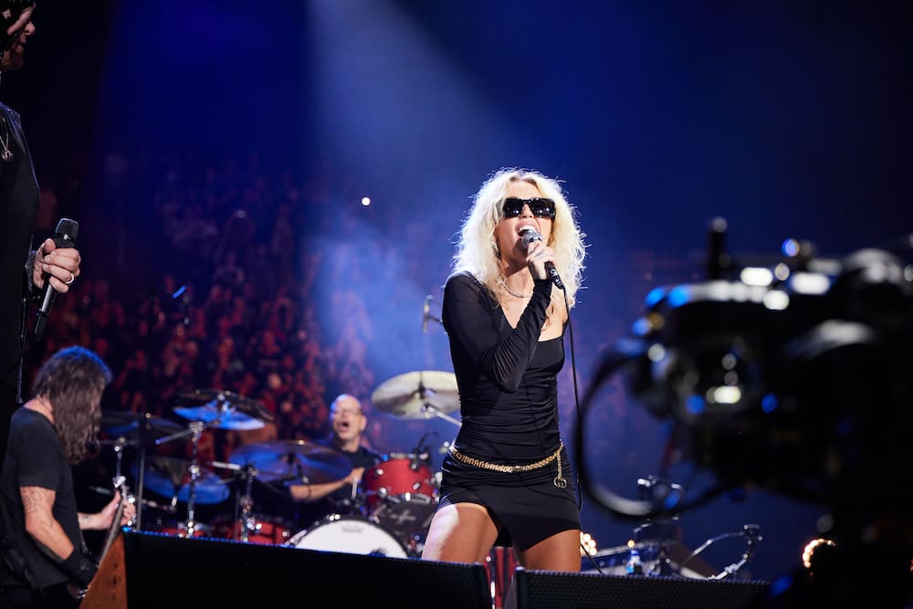 Miley Cyrus Taylor Hawkins Tribute Concert Kia Forum