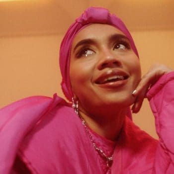 yuna the singer in pink