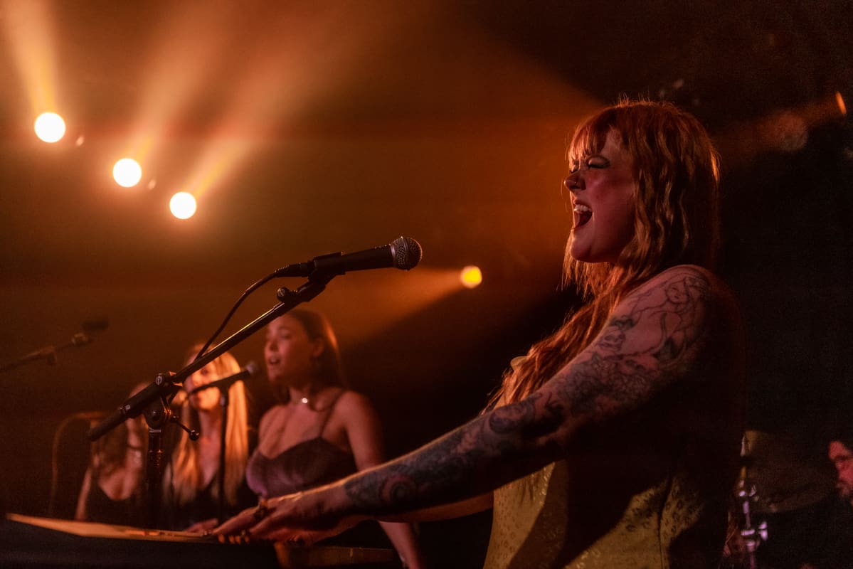 Between and Beyond the Trenches: A Night with Sarah Ault, joined by Dave Grohl on Drums at the Moroccan Lounge